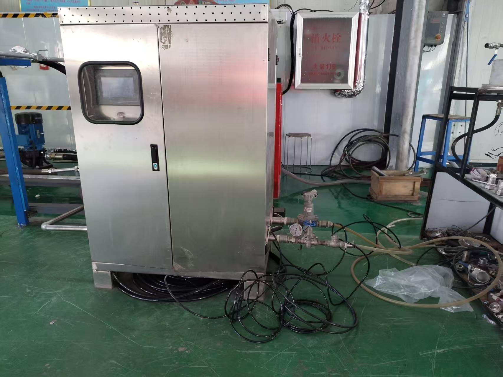 干雾抑尘控制箱如何与主机连接？