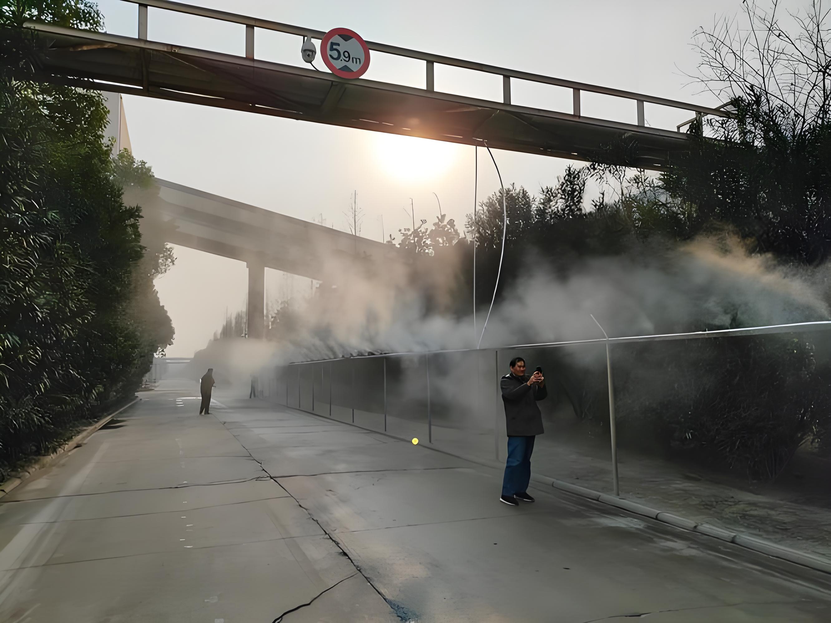 干雾抑尘设备的工作原理是什么 